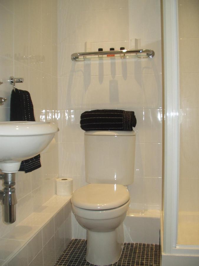 Ship Stores Guest House Clare Esterno foto